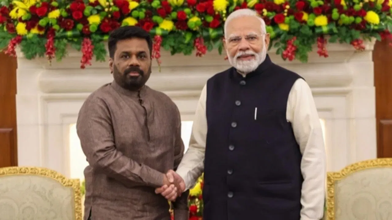 శ్రీలంక అధ్యక్షుడికి ప్రధాని మోదీ ఫోన్.. అండగా ఉంటామని హామీ.. తుఫాన్ బాధితుల కోసం..